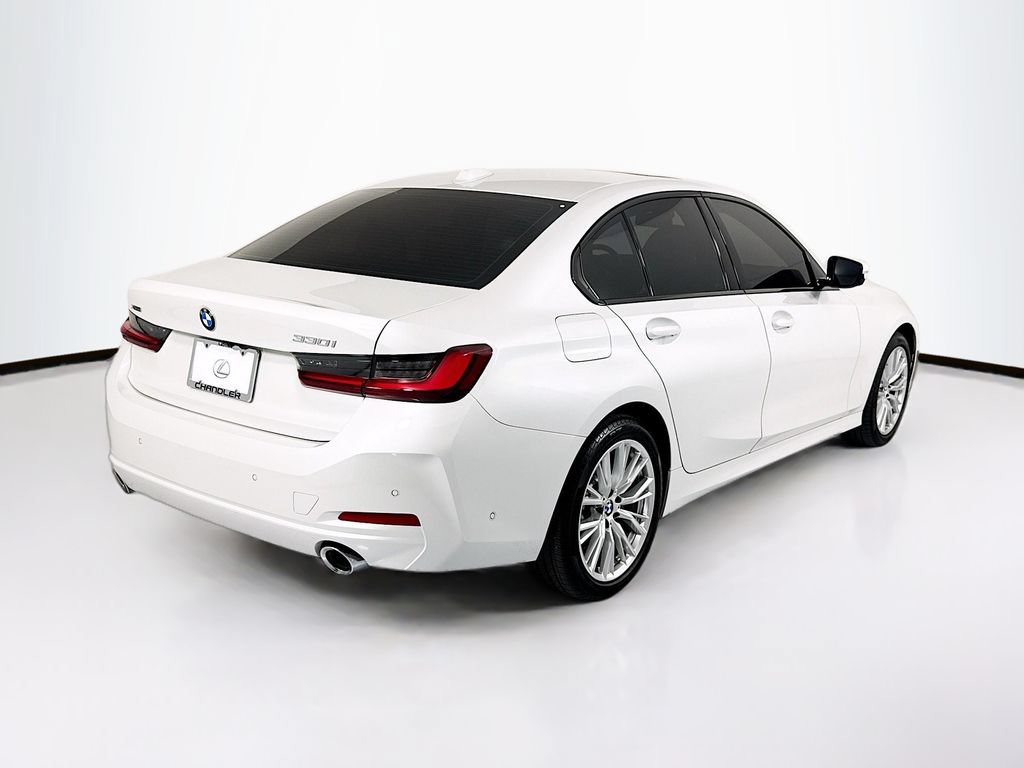Used 2023 BMW 330i xDrive Sedan w/ Premium Package AWD/4WD image 5