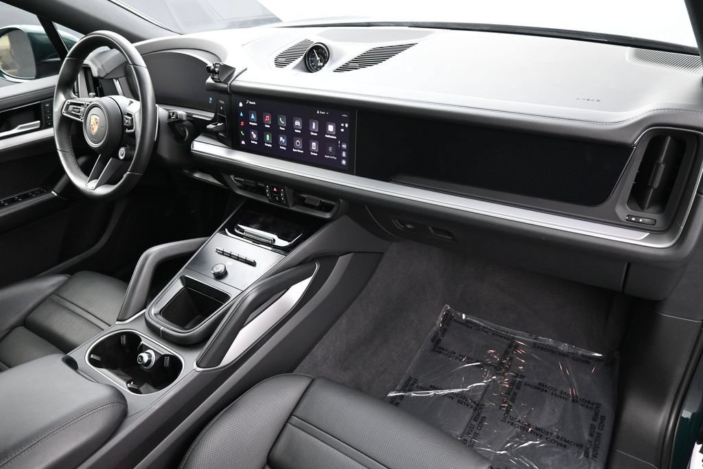 Certified 2025 Porsche Cayenne S AWD/4WD image 32