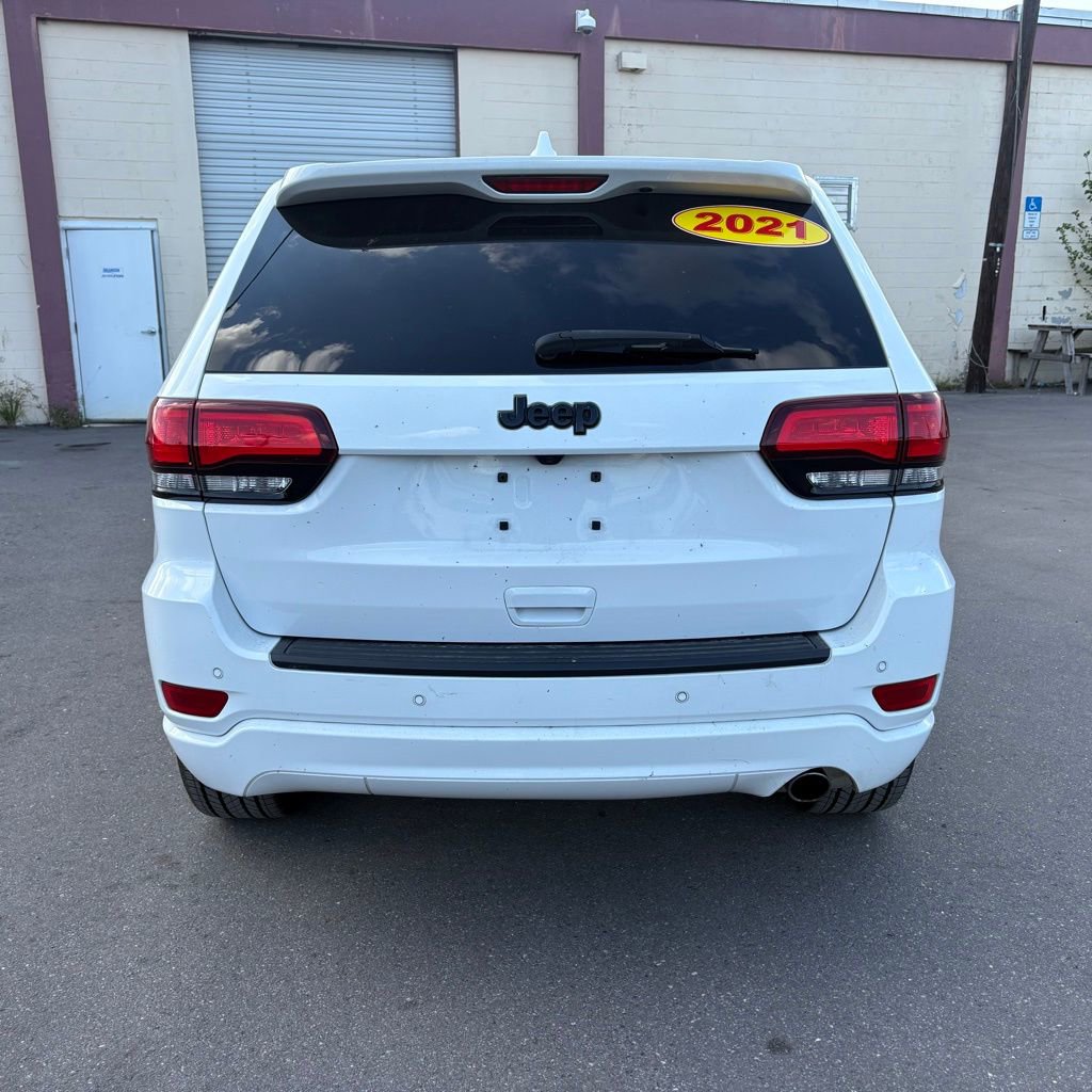 Used 2021 Jeep Grand Cherokee Laredo X RWD image 4