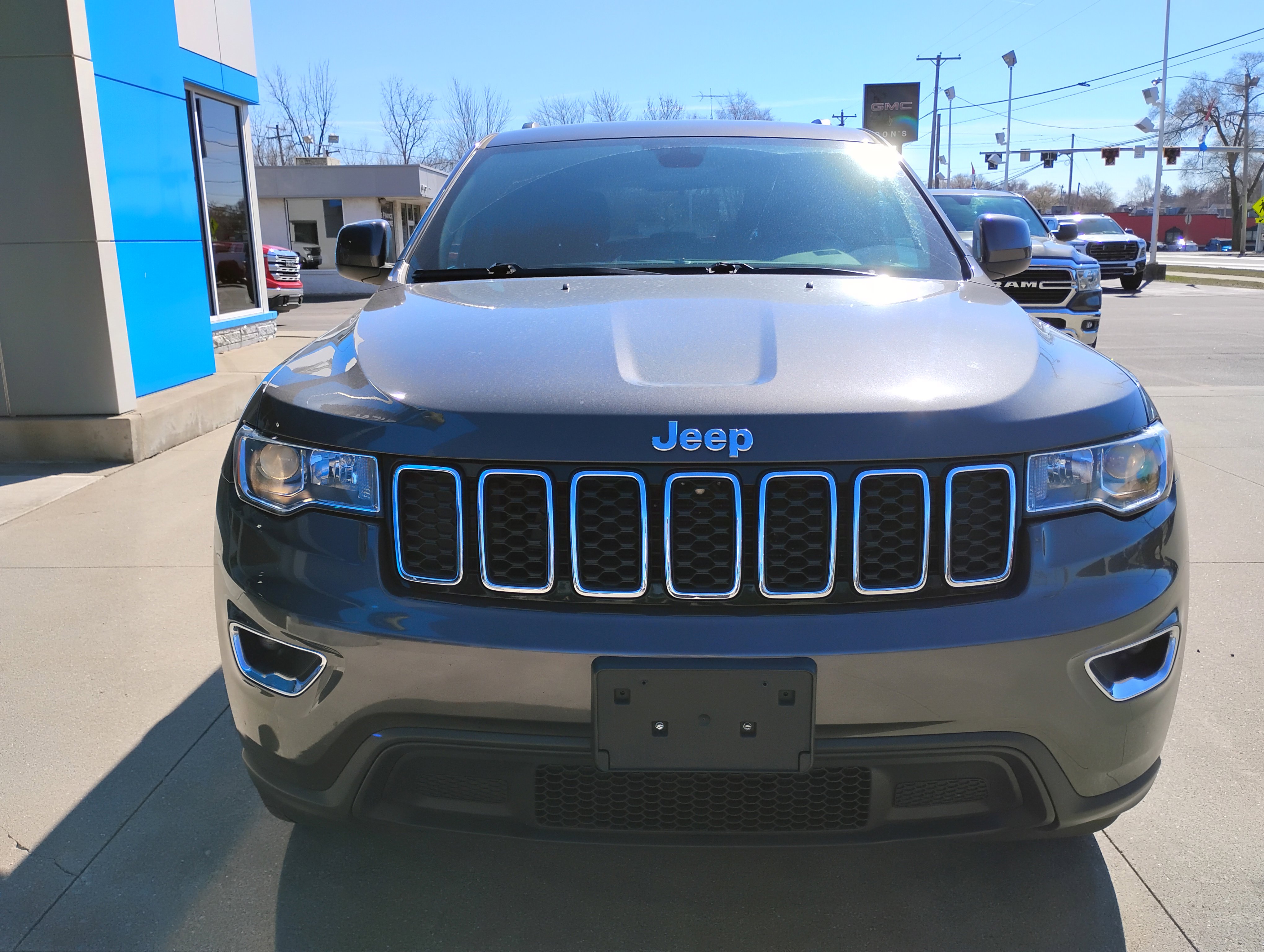 Used 2020 Jeep Grand Cherokee Laredo image 29
