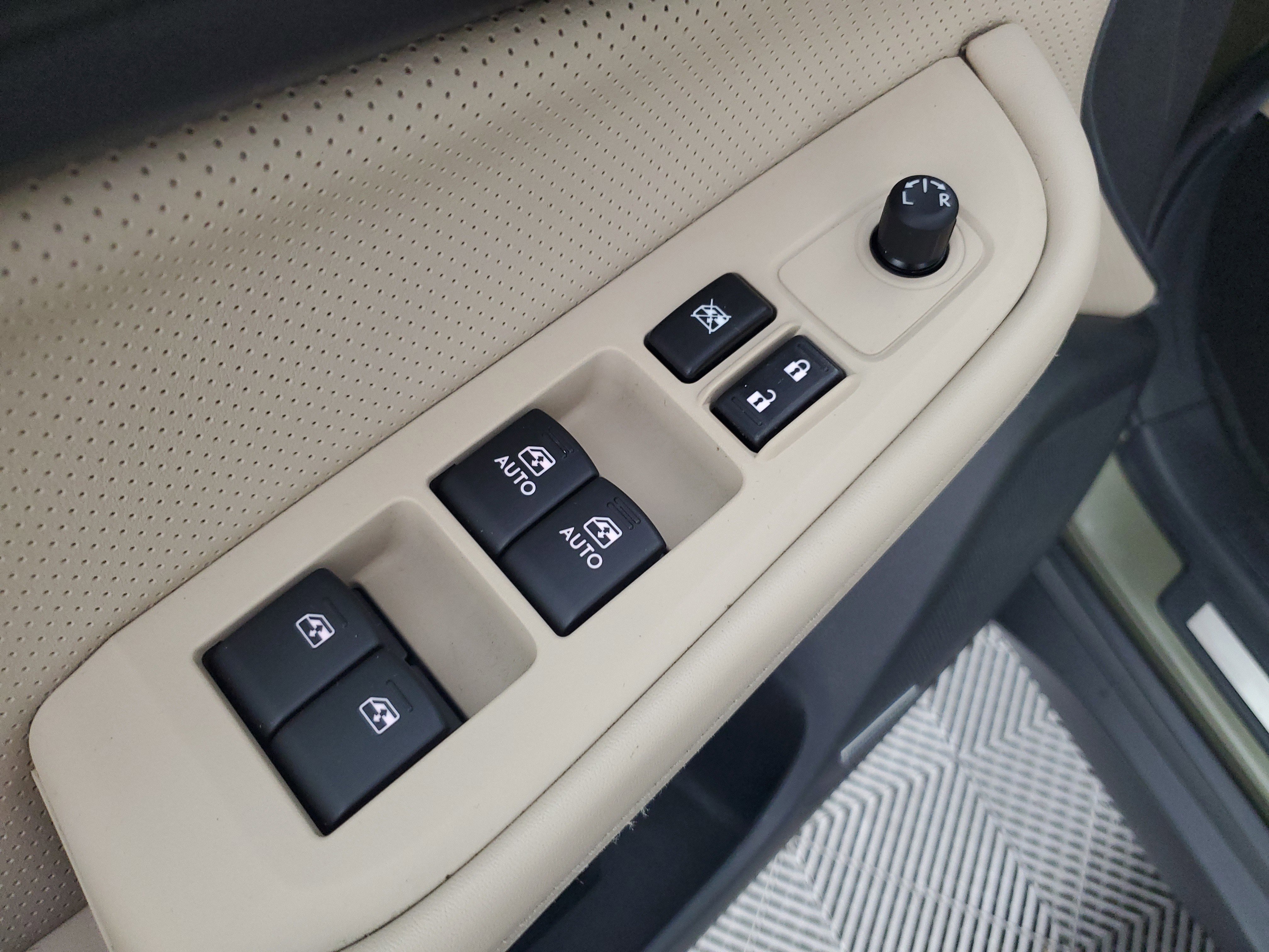 Used 2015 Subaru Outback 2.5i Limited AWD/4WD image 28