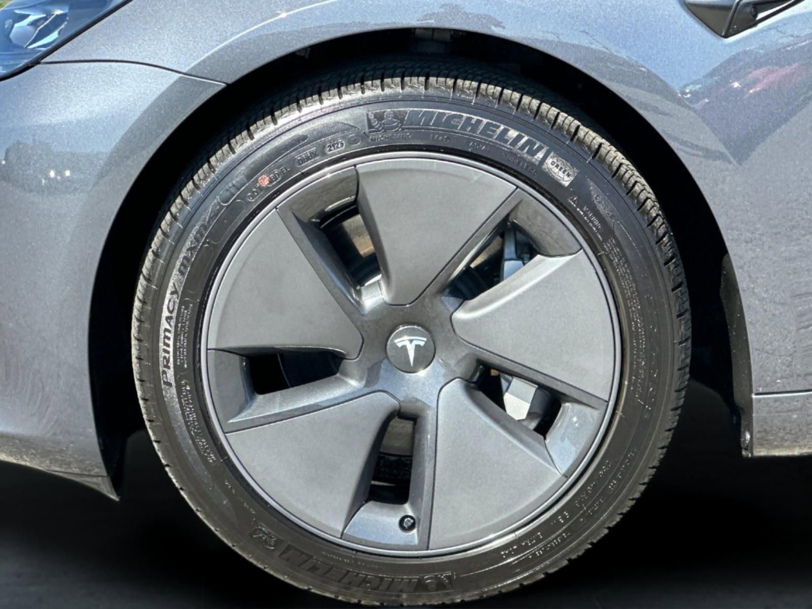 Used 2023 Tesla Model 3 Standard Range image 23