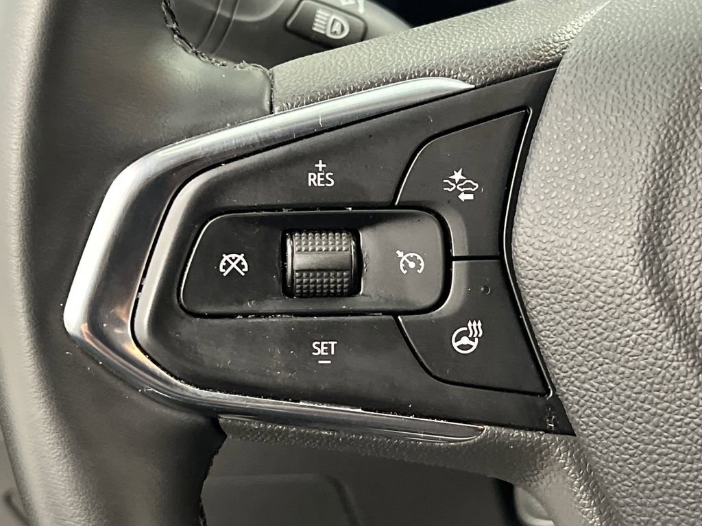 Used 2025 Chevrolet Trax LT w/ LT Convenience Package FWD image 38