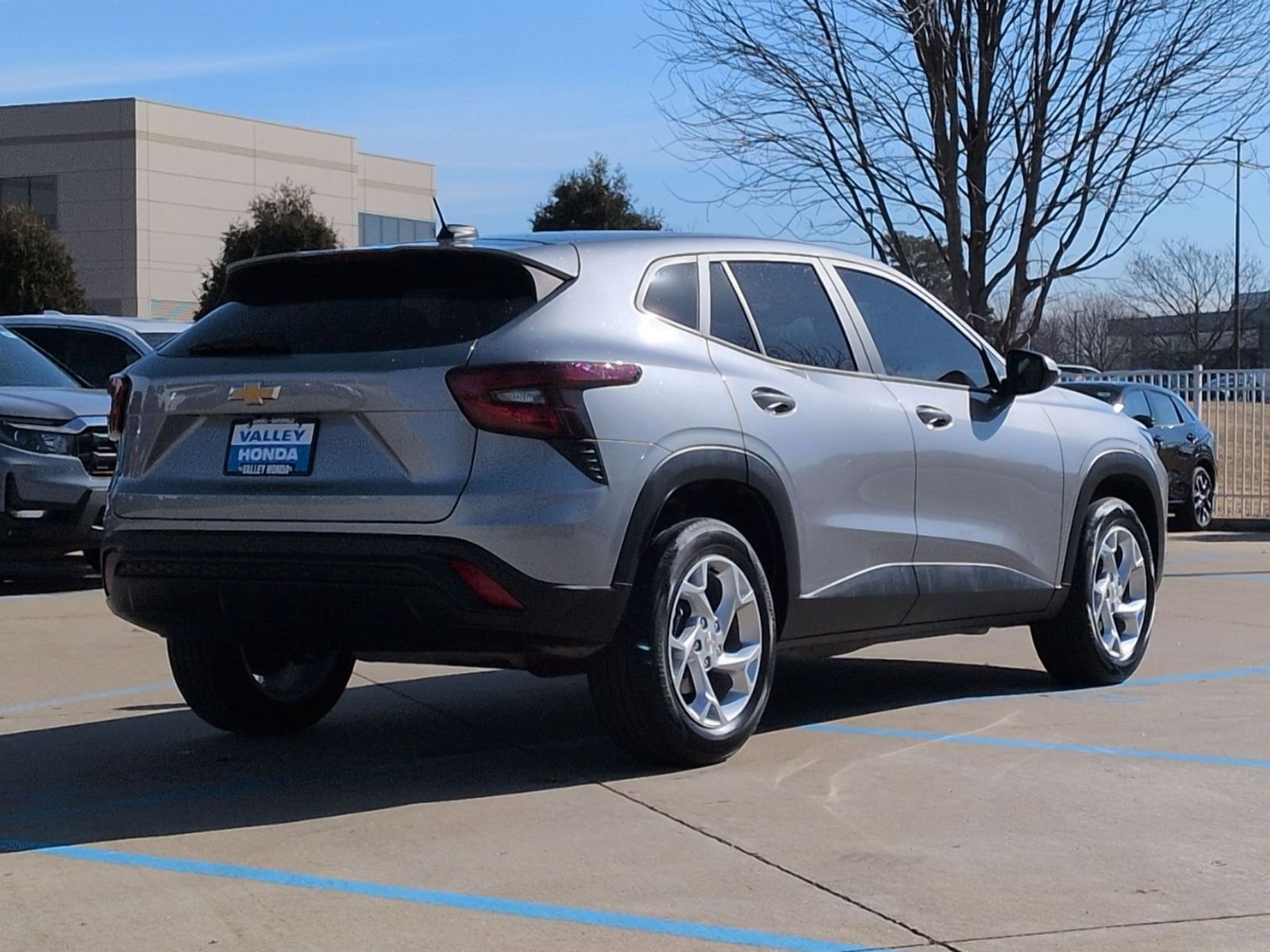 Used 2024 Chevrolet Trax LS w/ LS Convenience Package image 6