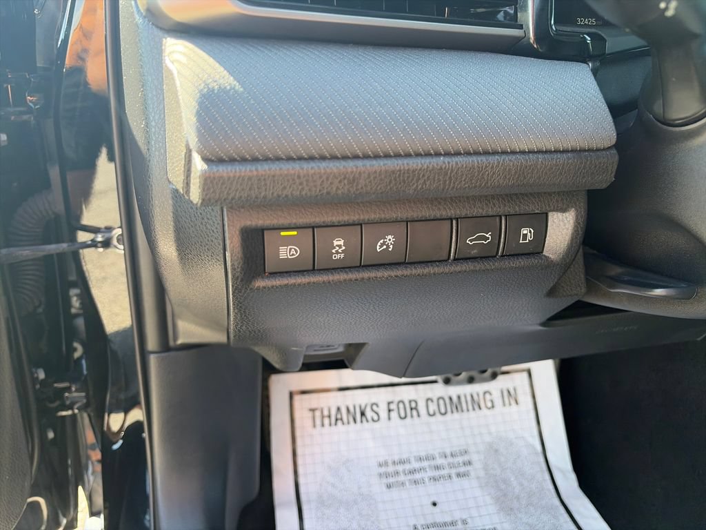 Used 2025 Toyota Camry SE FWD image 30
