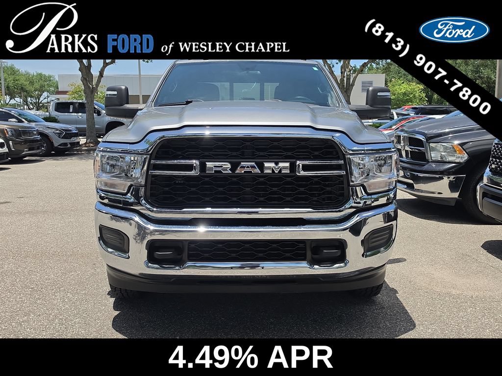 Used 2024 RAM 3500 Tradesman w/ Chrome Appearance Group AWD/4WD image 3
