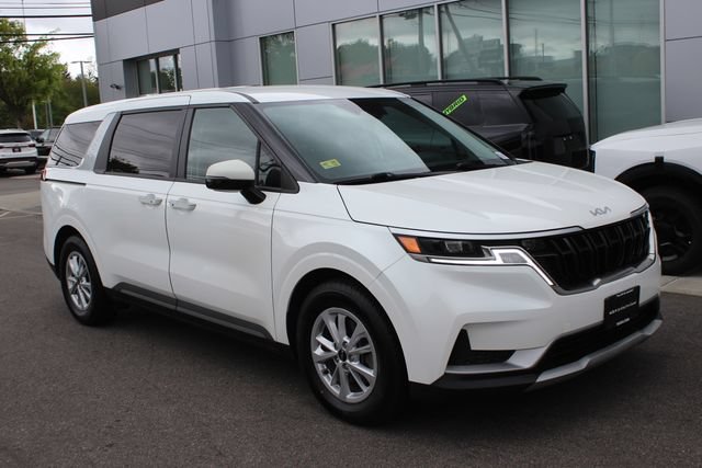 Certified 2024 Kia Carnival LX FWD image 1