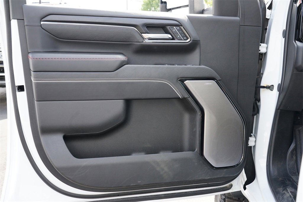 Used 2025 GMC Sierra 2500 AT4X image 14