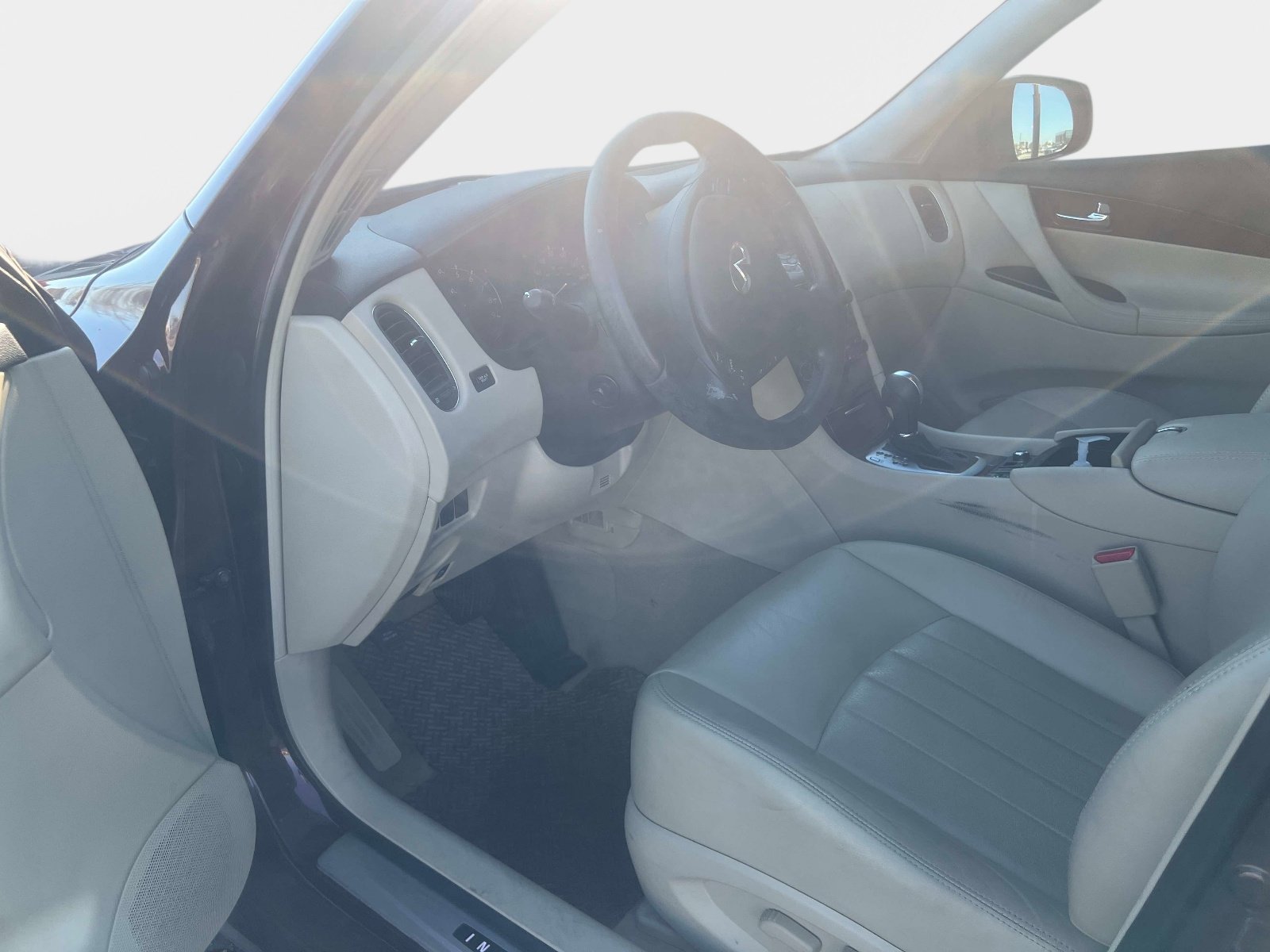 Used 2016 INFINITI QX50 2WD w/ Deluxe Touring Package image 11