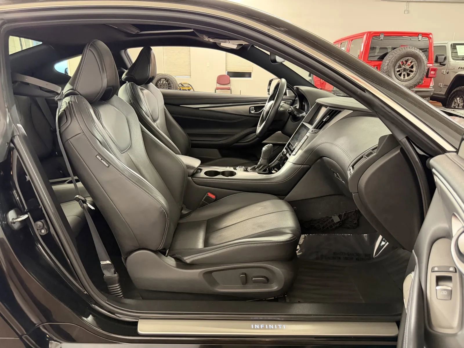 Used 2021 INFINITI Q60 3.0t Luxe w/ Cargo Package RWD image 30