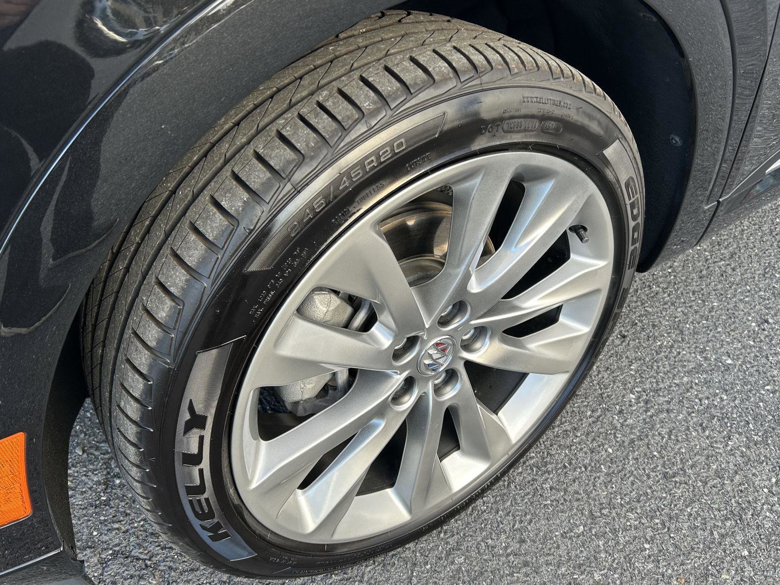 Used 2023 Buick Envision Avenir image 10