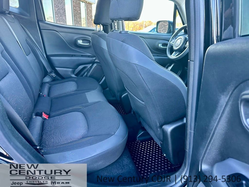 Used 2023 Jeep Renegade Latitude image 13