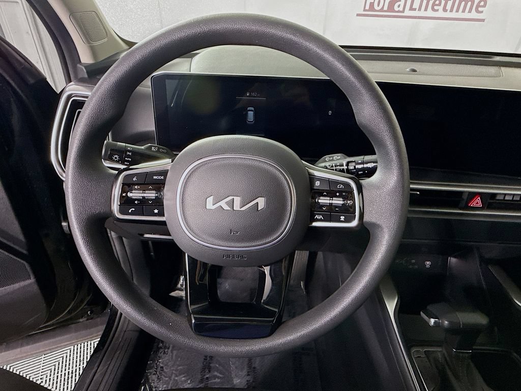 Certified 2025 Kia Sorento LX FWD image 20