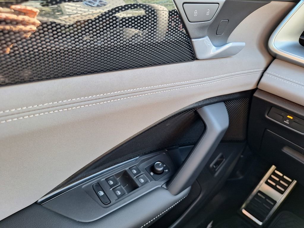 New 2026 Volkswagen Tiguan SE R-Line image 24