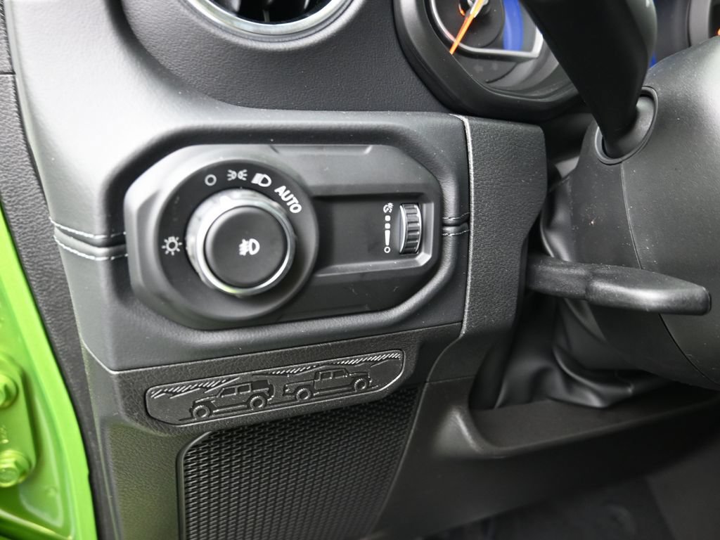 New 2026 Jeep Wrangler Unlimited Sahara AWD/4WD image 17