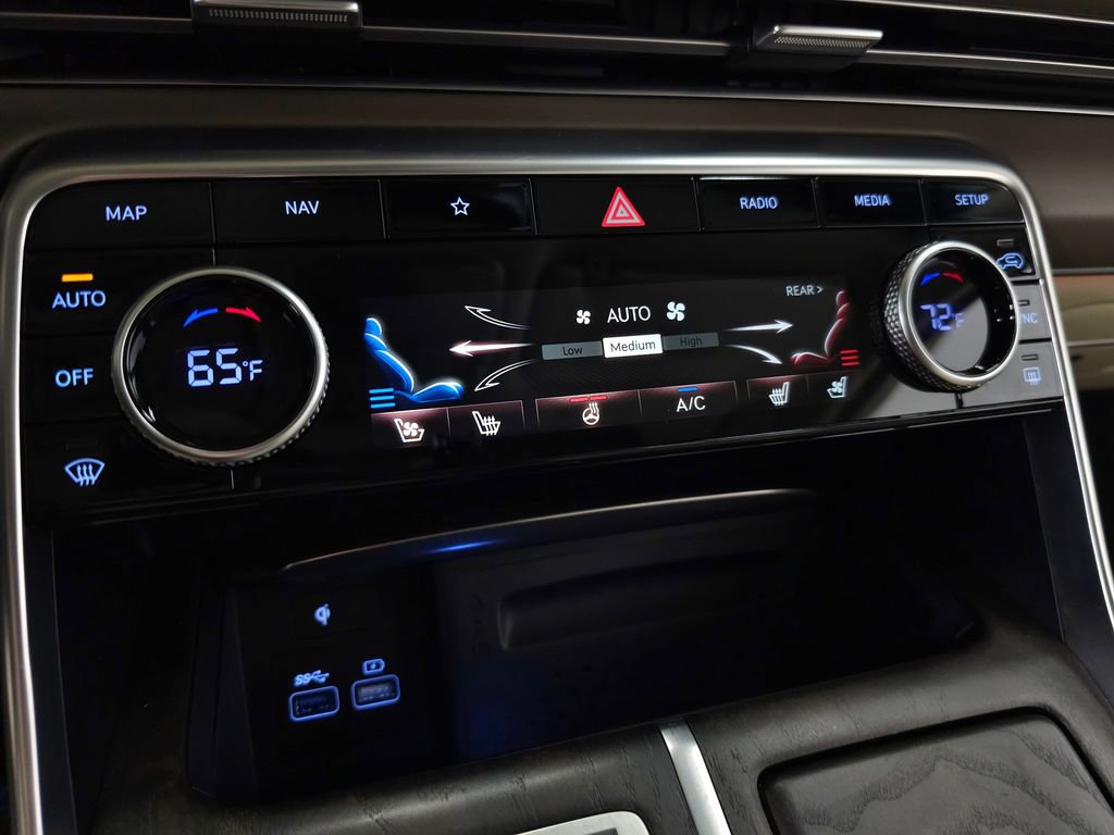Used 2022 Genesis GV80 2.5T w/ Prestige Package 04 AWD/4WD image 39