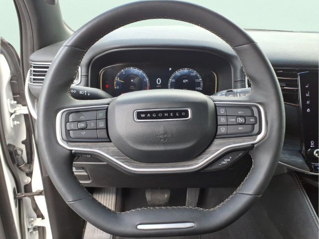 Used 2024 Jeep Wagoneer Series II RWD image 25