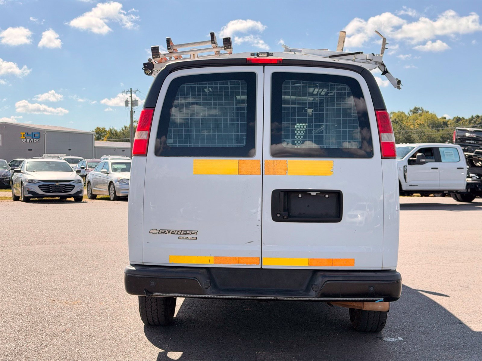 Used 2016 Chevrolet Express 2500 RWD image 8