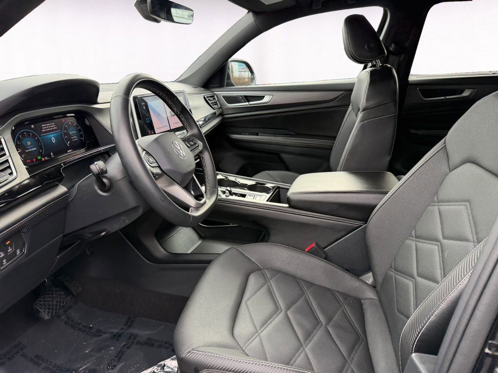 Used 2023 Volkswagen Atlas SE w/ Black Wheel Package image 9