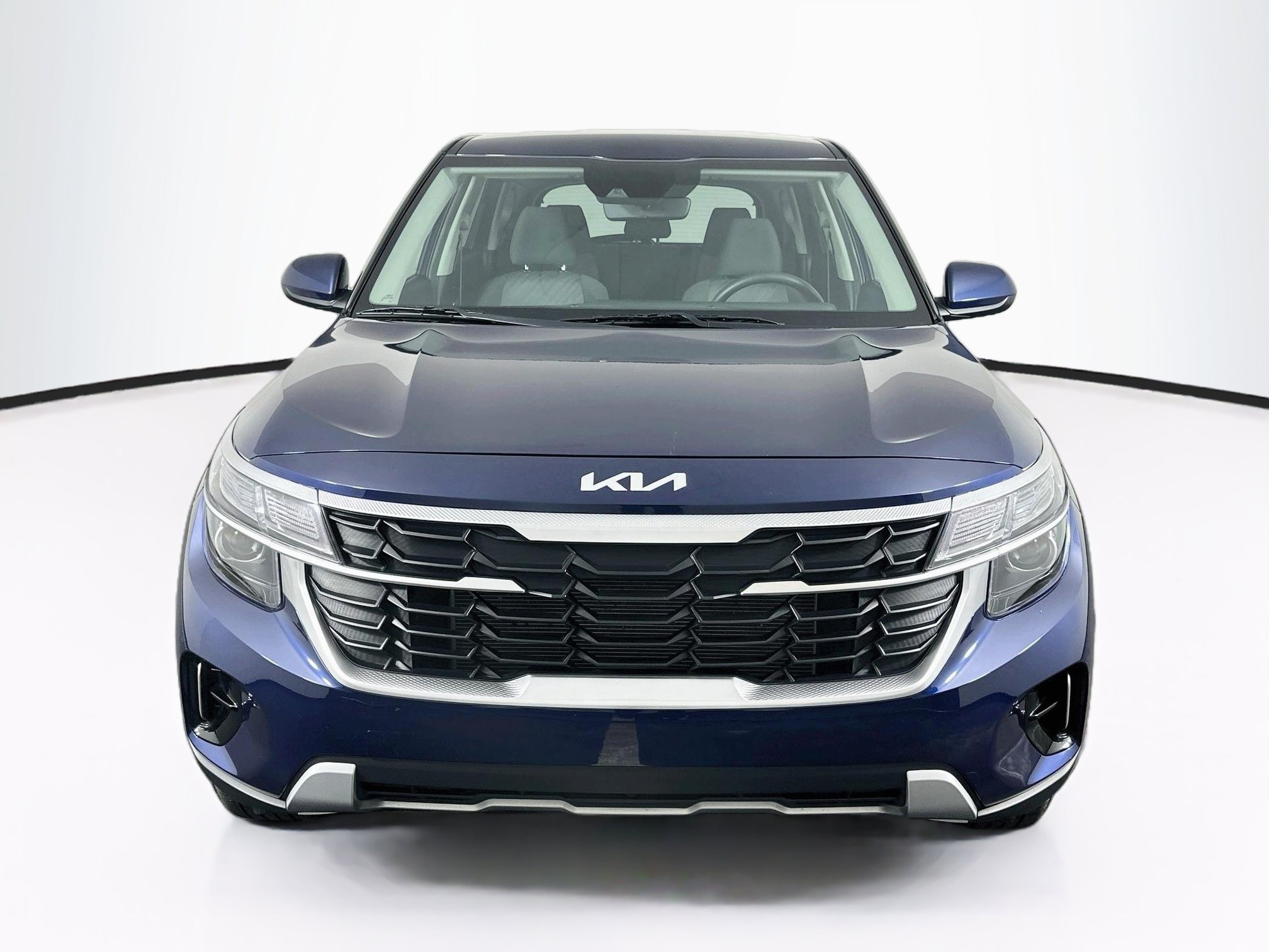 Used 2026 Kia Seltos LX FWD image 2