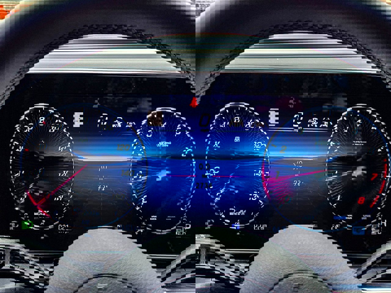 Used 2025 Mercedes-Benz GLC 300 4MATIC image 24