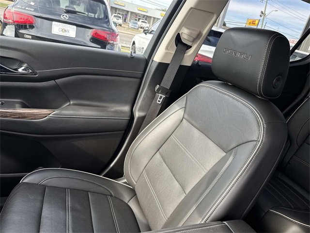 Used 2021 GMC Acadia Denali w/ Denali Technology Package image 21