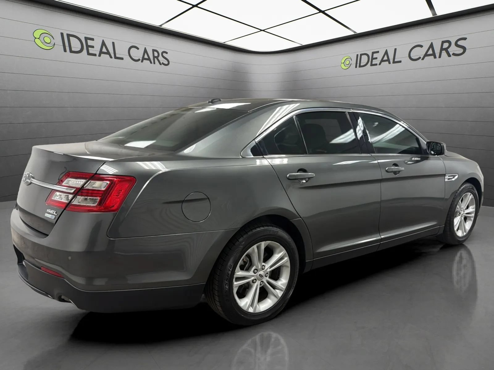 Used 2017 Ford Taurus SEL AWD/4WD image 5