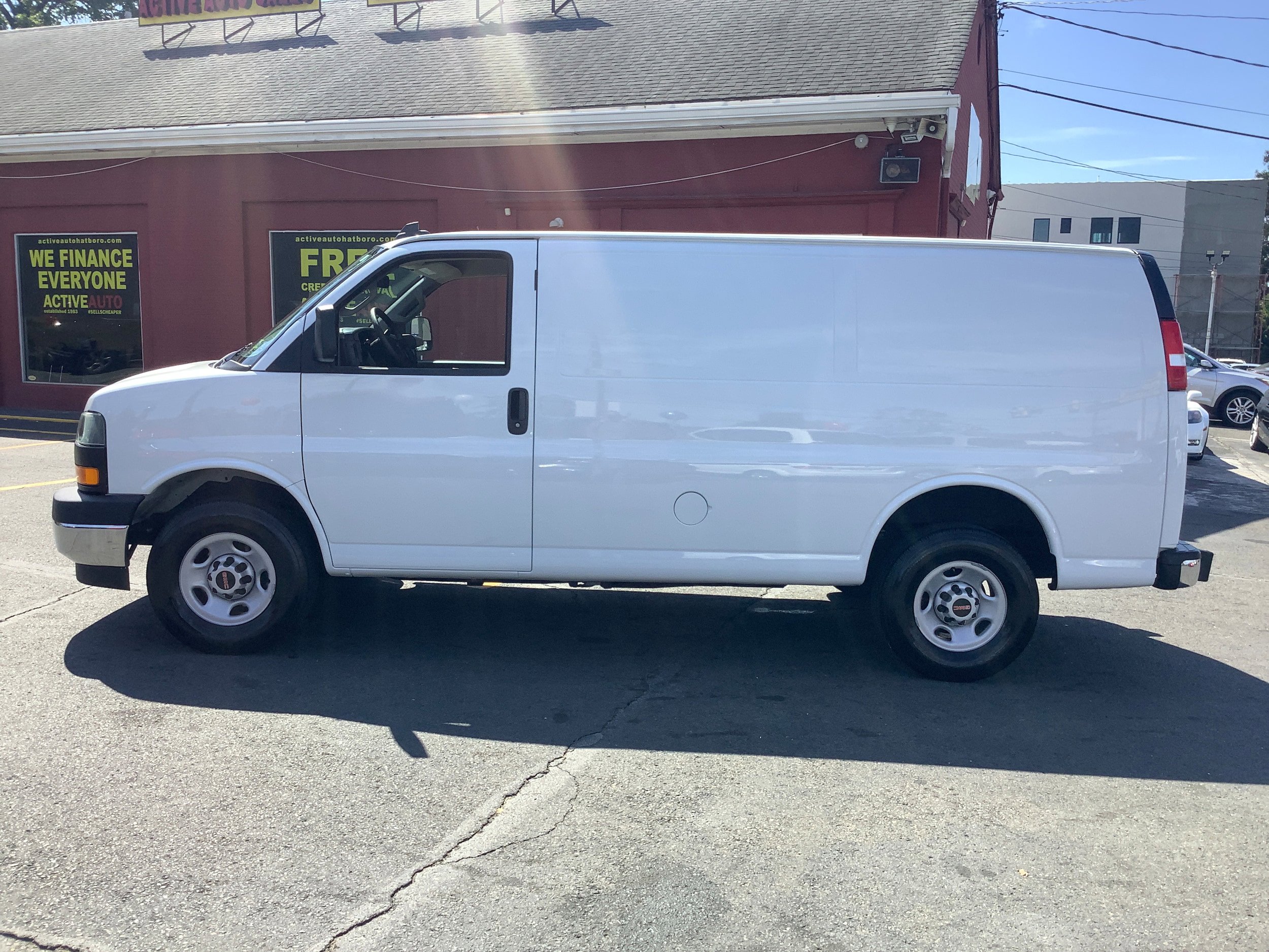 Used 2023 GMC Savana 2500 w/ Driver Convenience Package image 4