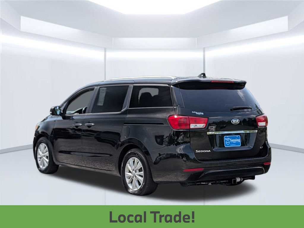 Used 2017 Kia Sedona LX w/ LX Essentials Premium Package FWD image 4