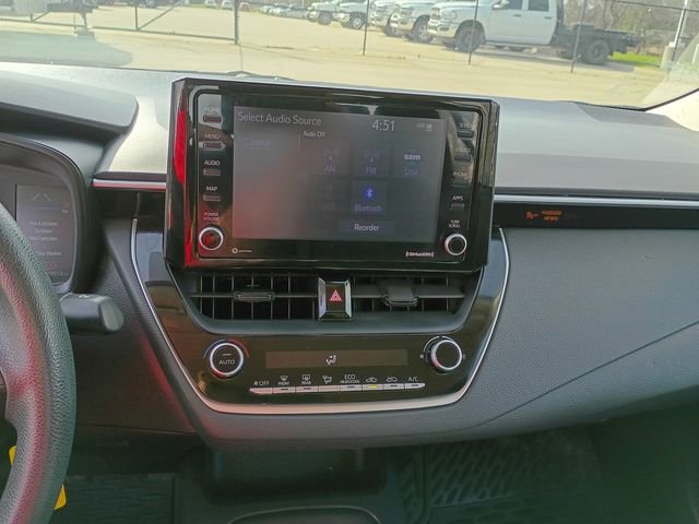 Used 2022 Toyota Corolla LE FWD image 16