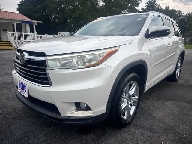 Used 2014 Toyota Highlander Limited Platinum FWD image 3