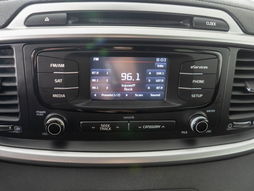 Used 2016 Kia Sorento LX w/ LX Convenience Package AWD/4WD image 18