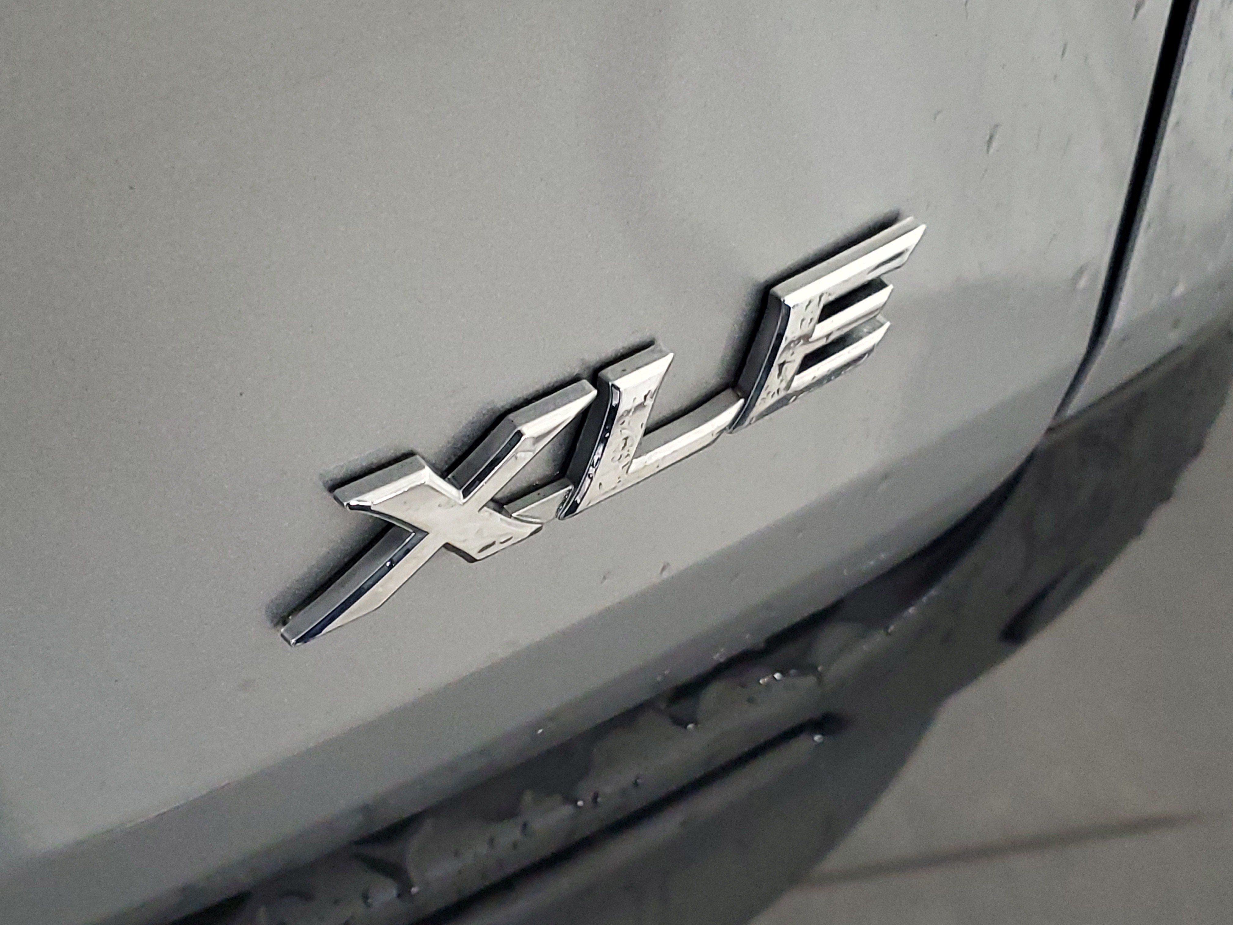 Certified 2025 Toyota Sienna XLE FWD image 10