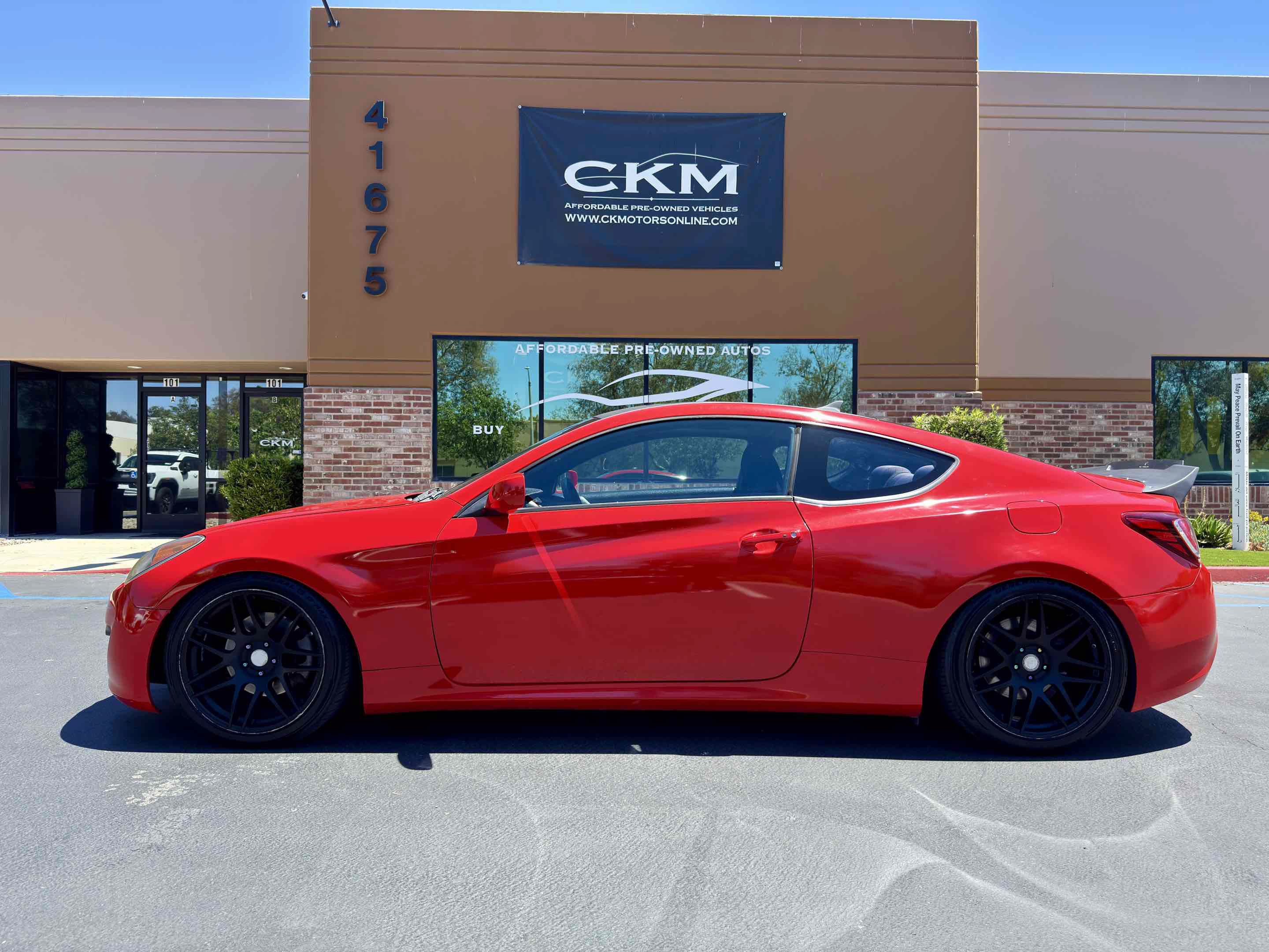 Used 2010 Hyundai Genesis 2.0T RWD image 3