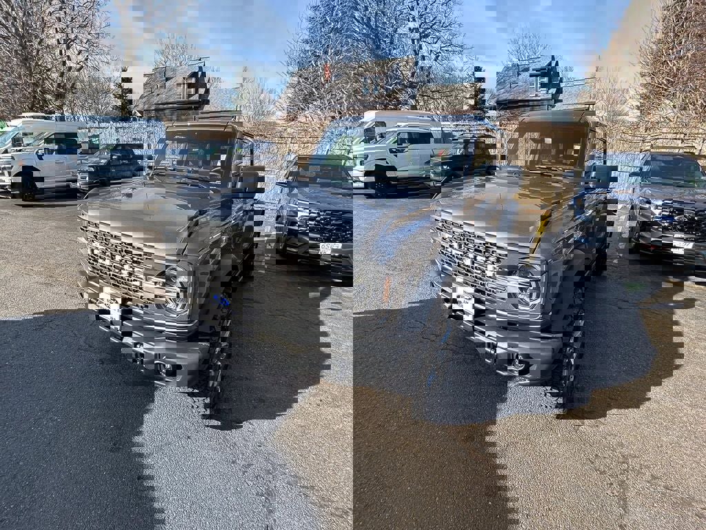 Used 2025 Ford Bronco Badlands image 3