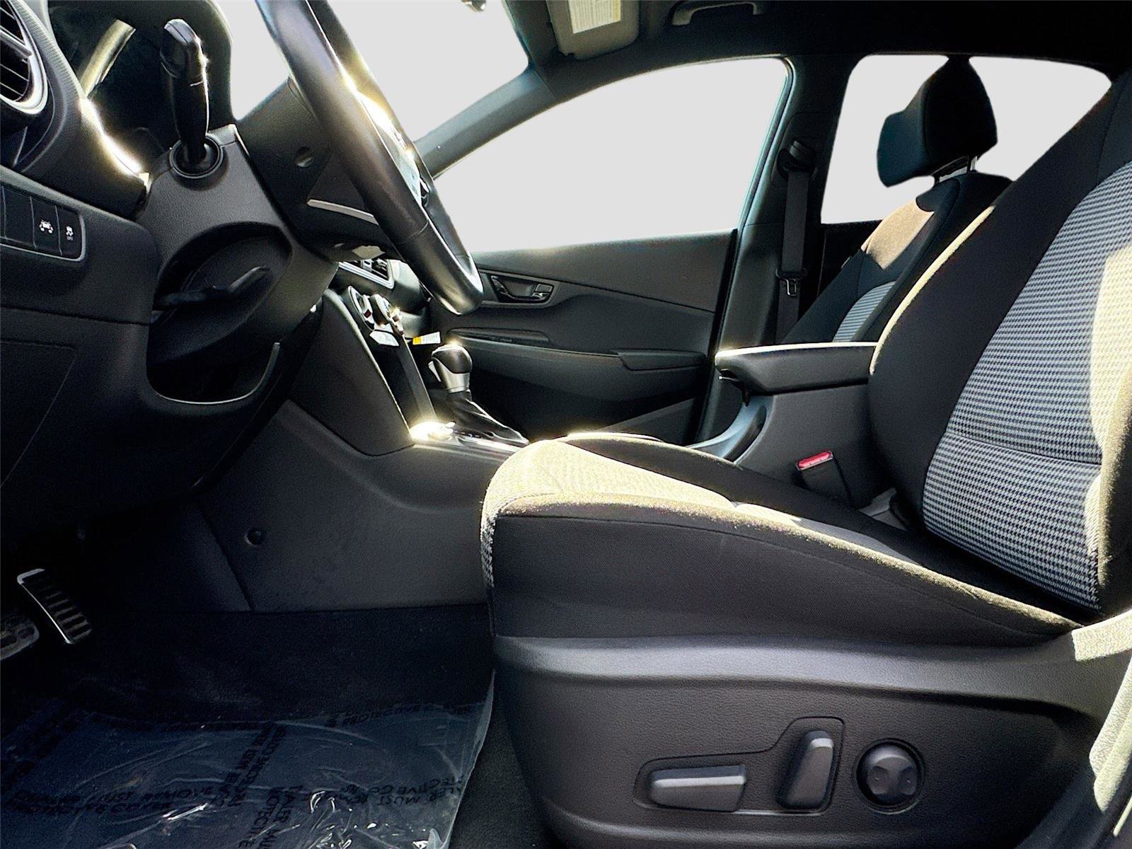 Used 2021 Hyundai Kona Night w/ Cargo Package image 17