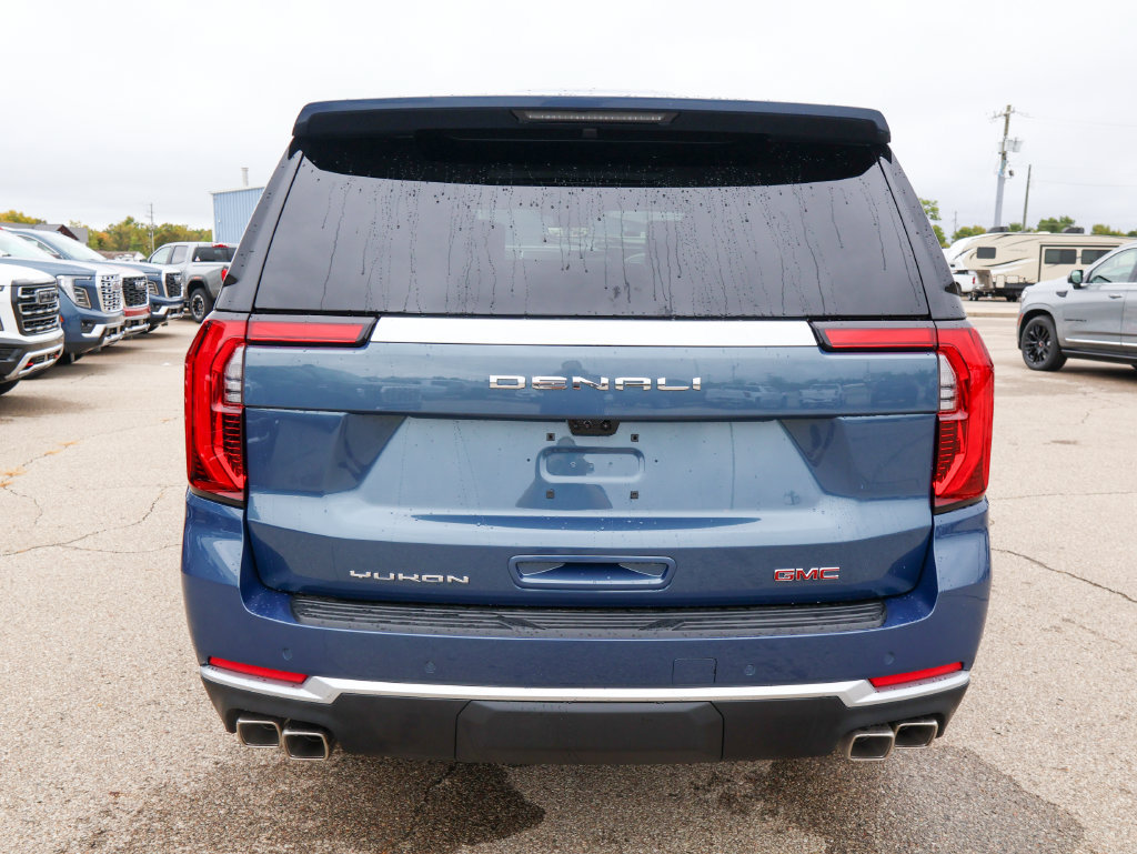 New 2026 GMC Yukon Denali w/ Denali Reserve Package AWD/4WD image 4