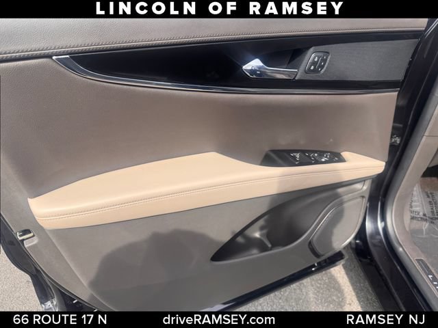 Used 2022 Lincoln Nautilus Reserve AWD/4WD image 13
