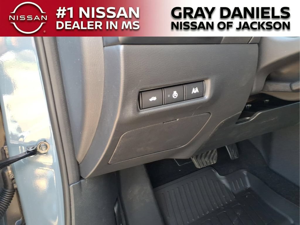 New 2026 Nissan Sentra SR w/ SR Premium Package FWD image 12