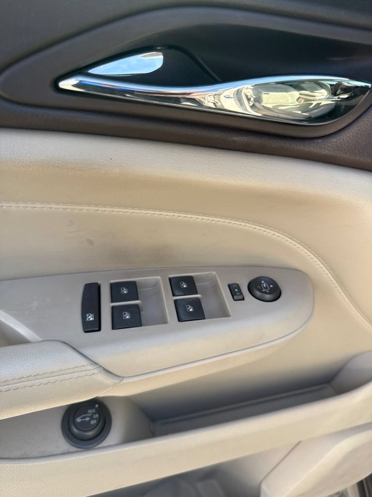 Used 2011 Cadillac SRX Luxury FWD image 4