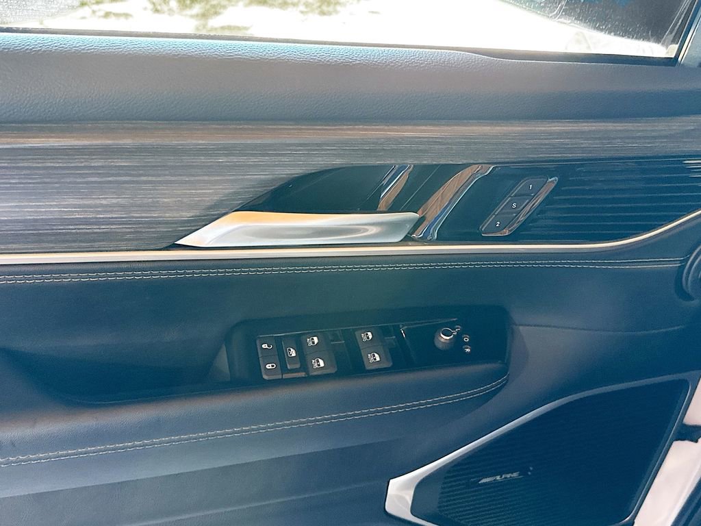 Used 2024 Jeep Wagoneer Series II image 19