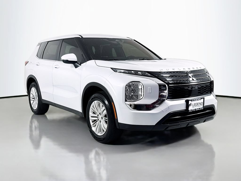 Used 2024 Mitsubishi Outlander ES AWD/4WD image 4