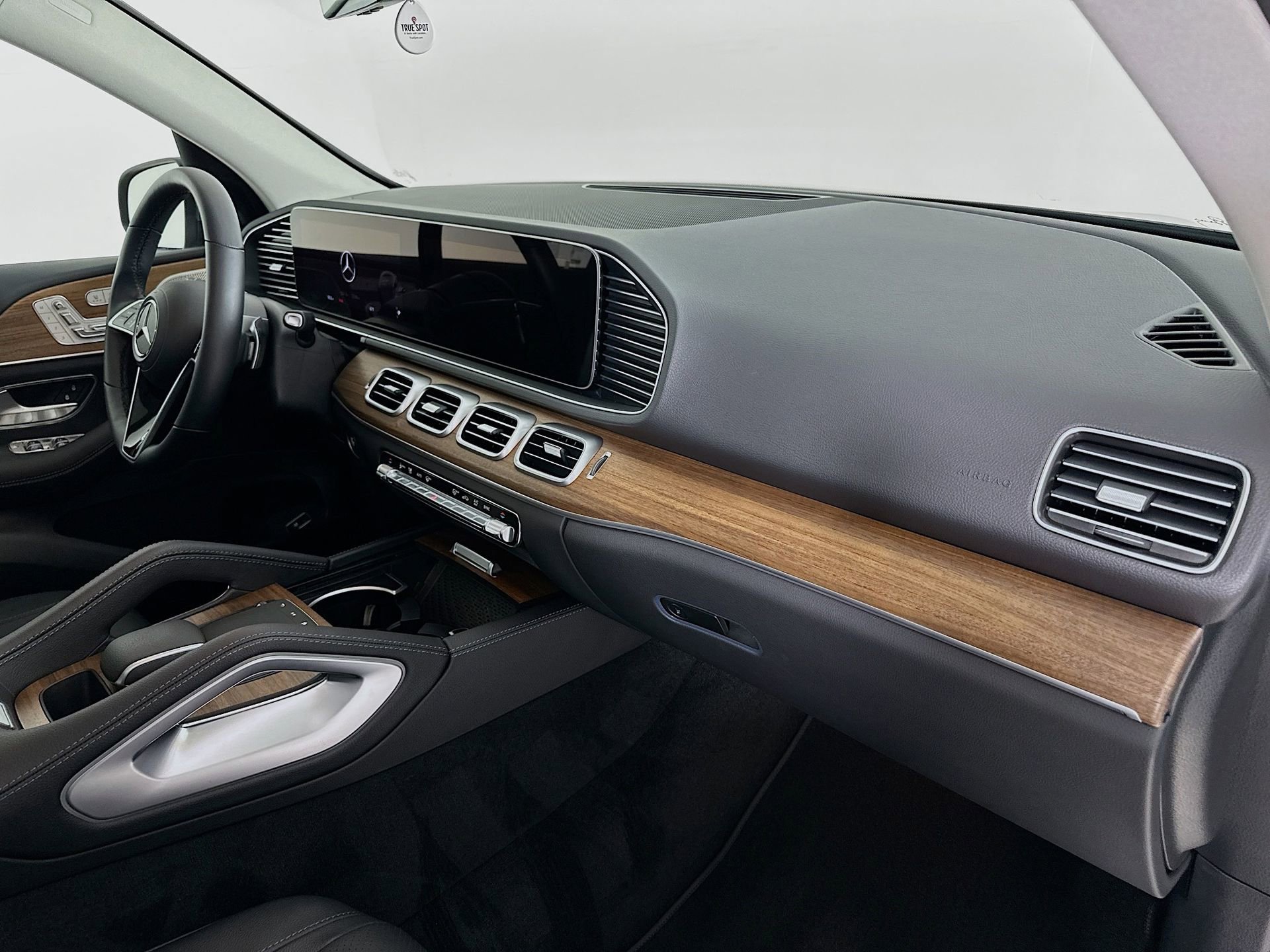 Certified 2025 Mercedes-Benz GLE 350 4MATIC image 32