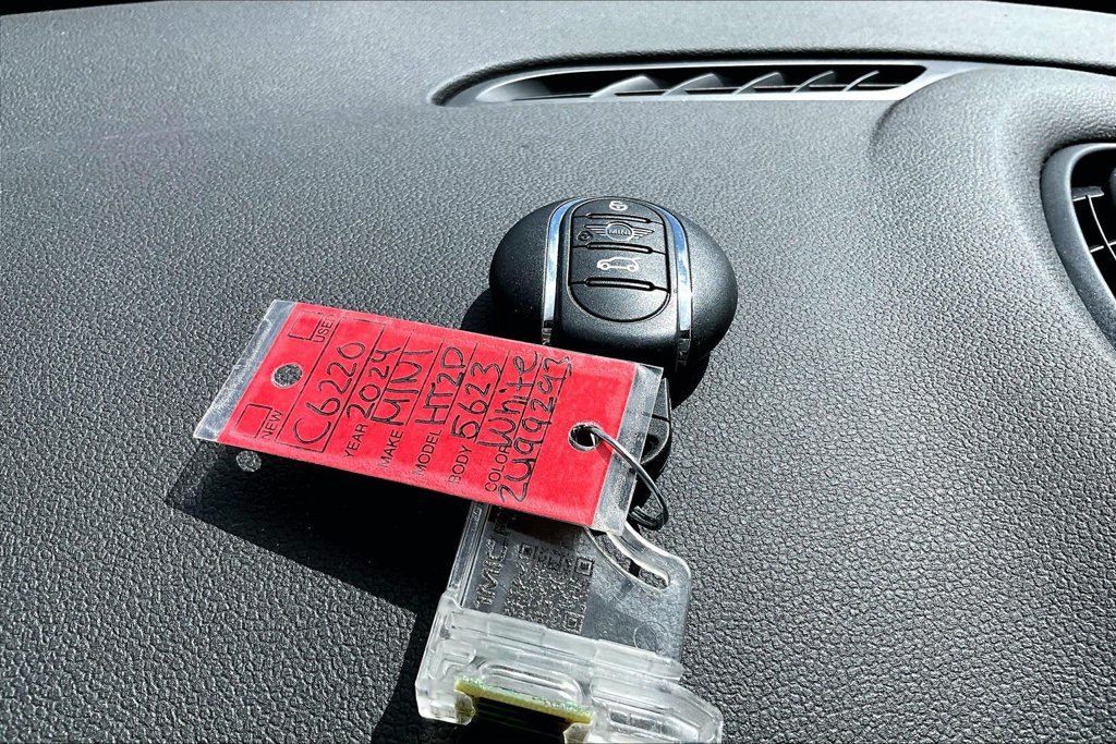 Used 2024 MINI Cooper 2-Door Hardtop FWD image 13
