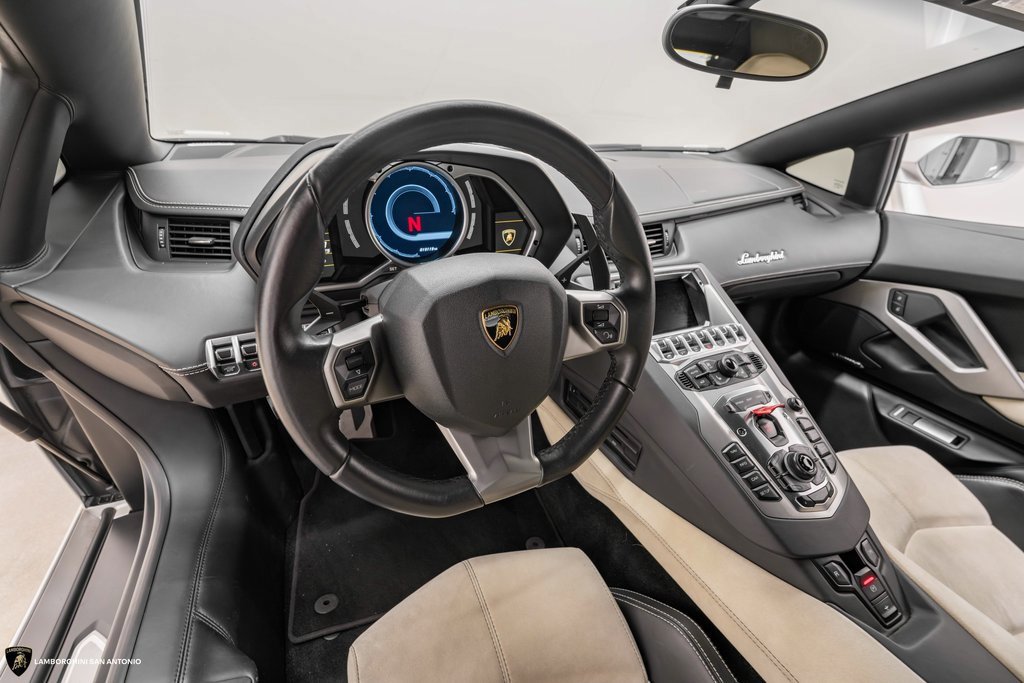 Used 2015 Lamborghini Aventador LP 700-4 image 39