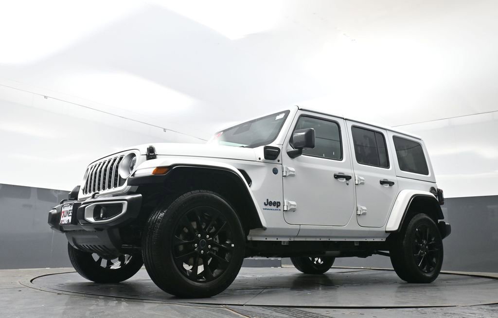 Used 2025 Jeep Wrangler Unlimited Sahara w/ Safety Group AWD/4WD image 53