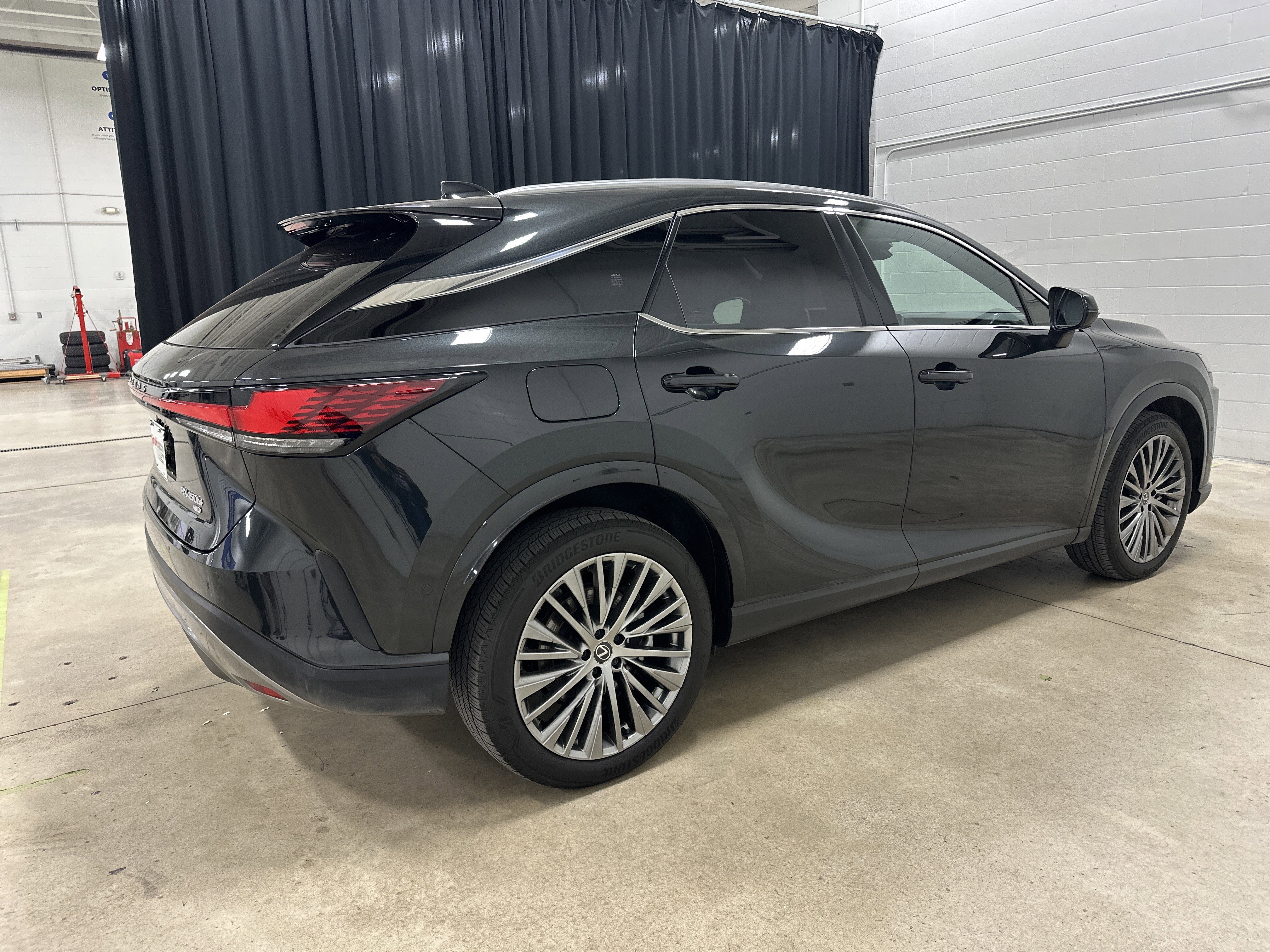 Certified 2025 Lexus RX 450h 450h+ Luxury w/ Convenience Package image 35