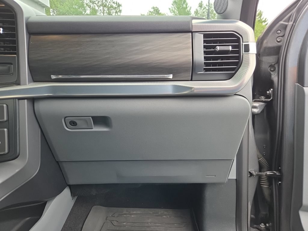 Used 2025 Ford F150 Lariat AWD/4WD image 38