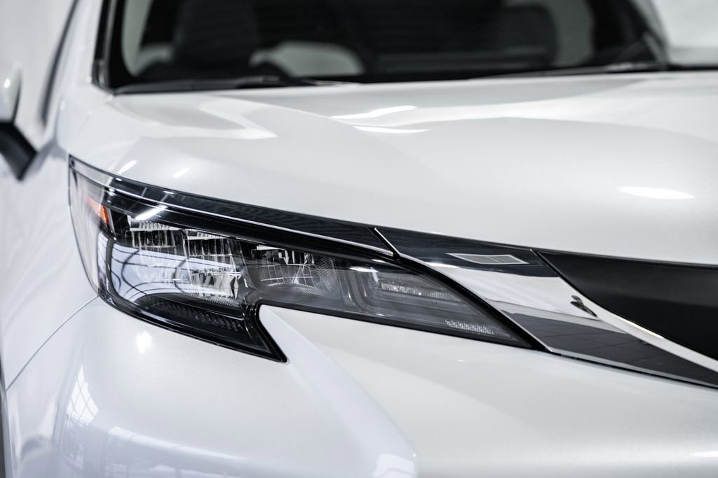 New 2026 Toyota Sienna XLE image 13