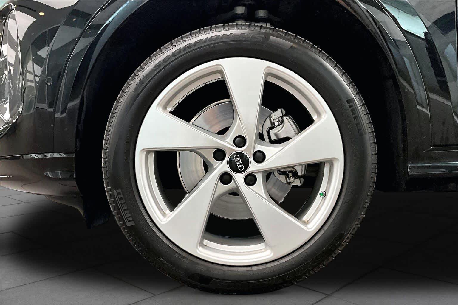 Certified 2025 Audi Q5 Premium w/ Premium Plus AWD/4WD image 11